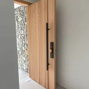 YZHカスタムヴィラ正面玄関ピボット木製ドアグリルスタイルハウス外側ピボット木製ドアデザイン