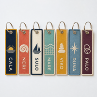 Porte-clés en tissu brodé long et coloré, personnalisable avec nom, œillet métallique et anneau fendu pour bagages, sacs de voyage et souvenirs