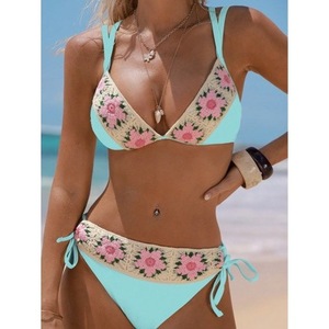 Traje de baño bikini sexy con cuello halter, estilo patchwork a cuadros con estampado floral, informal, para vacaciones de verano en la playa, estilo europeo y americano. - Product Image 3