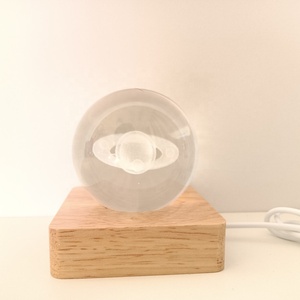 Luce notturna decorativa della sfera <span class=keywords><strong>di</strong></span> cristallo della <span class=keywords><strong>luna</strong></span> 3D del regalo del partito con la Base <span class=keywords><strong>di</strong></span> legno quadrata - Product Image 3