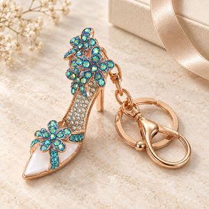 Llavero de lujo con diseño de zapato de tacón alto 3D, flor de diamantes de imitación y mosquetón de aleación de zinc, accesorio de moda. - Product Image 4