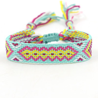 Bracelet tissé avec ficelle brodée personnalisée Bracelets brodés plus tôt en lin Snoopy Boho Tassel Logo personnalisé Bracelets brodés
