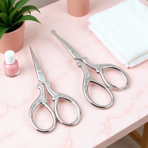 Tijeras de belleza retro de acero inoxidable con diseño de cola de fénix en relieve, recortadores de cejas y nariz, tijeras para manualidades, hechas a mano creativas - Product Image 1