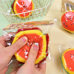 Jouet Squishy Hamburger Simulation Alimentaire Burger à Presser en TPR Jouet Anti-Stress Rebondissant pour Enfants et Adultes - Product Image 4