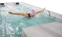 Grande baignoire spa en acrylique blanche acrylique Piscine de luxe autoportante Massage à remous Application extérieure