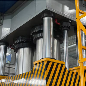 Presse hydraulique 500T utilisée pour le pressage à chaud de plaques de couvercle de puits en plastique renforcé de fibres de verre avec certification CE Y32-500 tonnes - Product Image 3