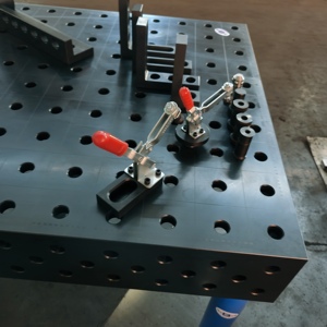 Banc de soudage 3D ultra-résistant : construction en fonte nitrurée avec fixations, gabarits et outils de serrage intégrés - Product Image 6
