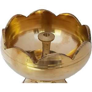 โคมไฟน้ำมันสีทองทำจากทองเหลืองอินเดียทำด้วยมือสำหรับ Diwali pooja akhand บทความวัตถุประสงค์ Diya pooja - Product Image 3