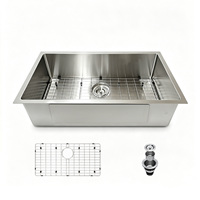 Évier de cuisine en acier inoxydable à cuve unique de 18 jauges R10 à montage sous plan avec grille inférieure et panier de vidange