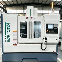 Centre d'usinage vertical VMC-600 BT40 8000 tr/min, machine de fraisage CNC 3 axes GSK entièrement fermée pour moules métalliques