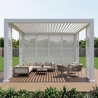 Pergola bioclimatique électrique à lames orientables en aluminium pour un confort toute l'année sur la terrasse et un espace de repos privé dans le jardin