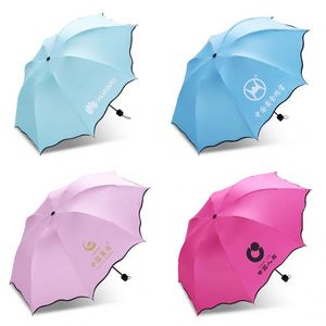 Parapluie pliant 3 volets anti-UV, imperméable et pare-soleil en vinyle à motif floral - Product Image 4