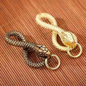 Laiton Ceinture Crochet Rétro Serpent Forme Porte-clés Fob Clip Animal Anneau Portefeuille Serpent Porte-clés avec O Anneau Charme Pendentif Décor Cadeau - Product Image 3