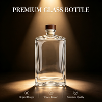 Bouteille de liqueur en verre transparent carrée de 500 ml à fond épais avec bouchon en bois, finition mate, options d'impression sérigraphique et de gravure pour la tequila