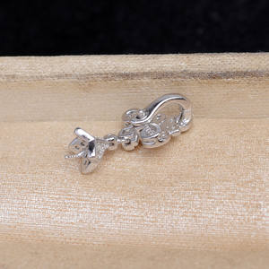 จี้เงินแท้ S925 ลายดอกไม้สไตล์วินเทจ พร้อมตัวล็อคแบบ DIY ประดับด้วยลูกปัดทรงข้าวสาร ไข่มุก A6040 และจี้ตกแต่ง - Product Image 3