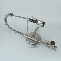 Robinet de cuisine contemporain chaud/froid en acier inoxydable 304 brossé avec douchette extractible flexible et cartouche céramique pour montage sur plan