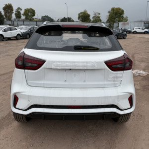 Nuevo Geely Livan X3 Pro 2026 en Dos Tonos Blanco y Negro, 1.5L CVT Automático, 5 Puertas, 5 Asientos, Tracción Delantera, Gasolina, SUV Compacto Pequeño para Exportación - Product Image 6