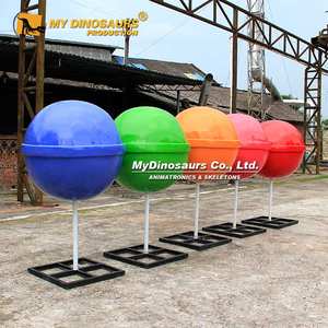 Statue en fibre de verre, grande sculpture de sucette colorée - Product Image 3