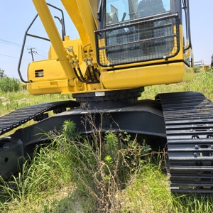 Excavadora Komatsu PC220 PC210 en stock, usada, de 22 toneladas, equipo de construcción para exportación y reventa. - Product Image 6