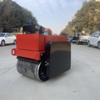 Petits rouleaux vibrants autoportés lisses certifiés CE EPA 500 600 800 kg avec moteur Kama pour le compactage du sol et de l'asphalte