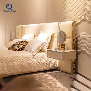 Struttura moderna del <span class=keywords><strong>letto</strong></span> della piattaforma imbottita del velluto con i letti imbottiti di cuoio beige della gamba d'acciaio dorata di stoccaggio - Product Image 4