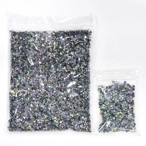 Oleeya Promotion Strass thermocollant Grade 2028 Cristal AB pour Robe et Vêtement - Product Image 5