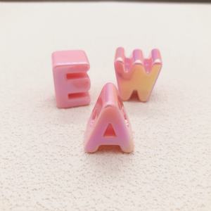 Cuenta suelta de una sola letra en inglés con agujero de 5mm con revestimiento UV de Color sólido acrílico para cadena de teléfono móvil Diy - Product Image 5