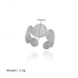 Anillo Abierto de Estilo Étnico con Diseño de Disco Retro de Nepal, Cuerda y Moneda de Oro, Cielo Estrellado y Nubes Auspiciosas, de Acero de Titanio Chapado en Oro - Product Image 6