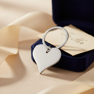Portachiavi in Argento Sterling con Ciondolo a Cuore, Anello Portachiavi in Metallo, Regalo per Lei - Product Image 3