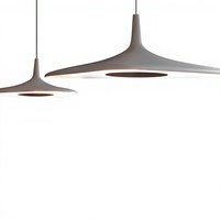 Lustre en fibre de verre de design italien irrégulier, style nordique danois moderne et minimaliste, design artistique, luminaire pour restaurant, bar, comptoir
