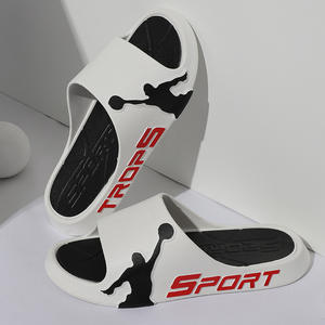 Venta al por mayor de alta calidad Zapatillas de casa nuevo interior liso negro deslizante zapatilla para los hombres - Product Image 2