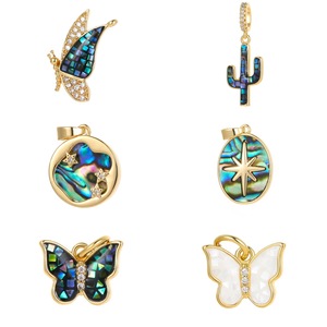 Collana con Ciondolo a Forma di Farfalla e Stella in Conchiglia di Abalone Placcata Oro 14K, Accessorio di Moda Yuanlong Europa e America - Product Image 1