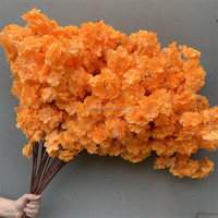 E-127 Vente en Gros Décoration Maison Mariage Embellissement Fleurs Artificielles Branches de Cerisier Fleur de Cerisier Artificielle en Soie Sakura Orange