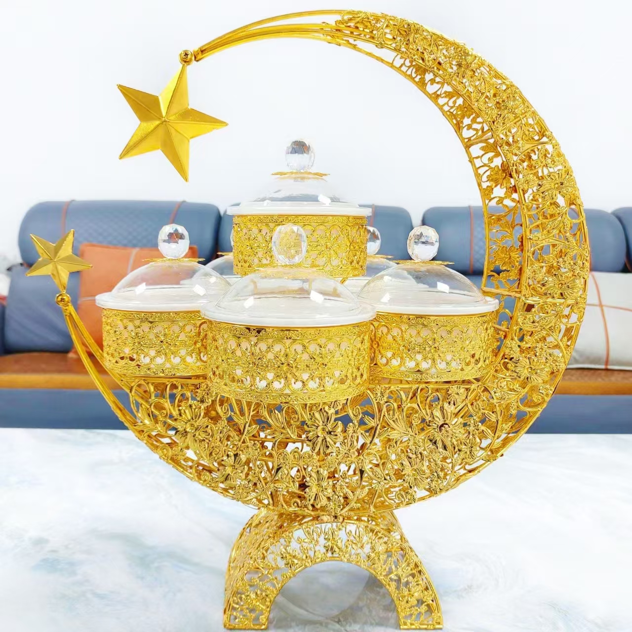 Eco-friendly Gold Serving Dishes - Luxury & Sustainability