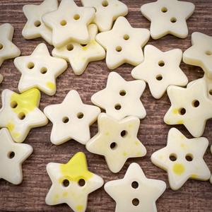 Boutons en résine personnalisé jaune <span class=keywords><strong>petite</strong></span> étoile bricolage pâte peinture boutons dessin animé mignon étoiles 2 trous boutons - Product Image 3