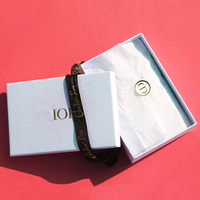 Boîte cadeau en ruban avec logo personnalisé emballage en papier écologique et recyclable avec feuille d'or imprimée pour la décoration de bijoux de mariage