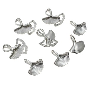 Pendentif en forme de feuille de Ginkgo en acier inoxydable, 13x13mm, 16x17mm, breloque végétale pour collier, bracelet, cadeau - Product Image 1