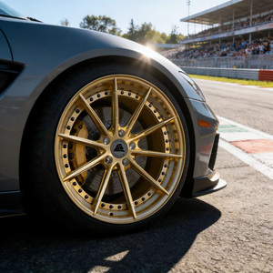 Rueda forjada de 2 piezas SenYao 6061-T6, radios en oro cepillado, borde en oro cepillado, ET35, personalizada para <span class=keywords><strong>Aston</strong></span> <span class=keywords><strong>Martin</strong></span> Vantage - Product Image 1