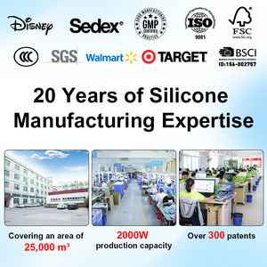 Ensemble cadeau pour nouveau-né OEM/ODM, hochets en silicone, anneaux <span class=keywords><strong>de</strong></span> dentition, brosse <span class=keywords><strong>de</strong></span> <span class=keywords><strong>bain</strong></span>, serviettes, couvertures et bavoir avec ensemble cadeau pour bébé en silicone - Product Image 2