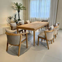 Table de jardin en bois avec plateau rectangulaire pour terrasse extérieure