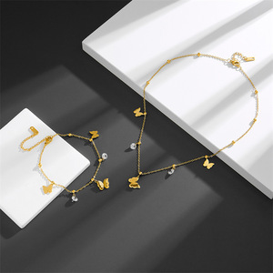 <span class=keywords><strong>Bracelet</strong></span> de <span class=keywords><strong>cheville</strong></span> en acier inoxydable avec pendentif papillon plaqué or zircon simple à personnaliser - Product Image 3