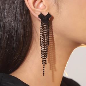 Pendientes Largos de Moda para Mujer, Estilo Europeo y Estadounidense, para el Día de San Valentín, con Pedrería Negra y Borla Larga, para Personas Mayores - Product Image 2