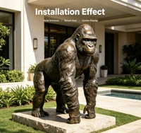 Statue de gorille en bronze coulé 3D grandeur nature personnalisable, idéale pour les applications sportives, de mode, de jardinage et de décoration intérieure.