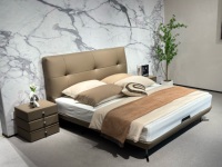Lit en cuir véritable de luxe moderne de la série Guste, lit rembourré marron foncé avec sommier en pin massif, chambre à coucher haut de gamme