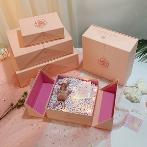 Caja de Joyería de Alta Gama con Acabado Piano - Caja de Jade Rojo y Esmeralda - Personalización Premium de Anillos y Collares de Marca - Product Image 4