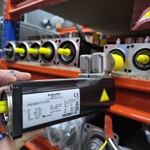 BSH0551T11F2A Lexium BSH มอเตอร์ AC 400W 9000RPM ระบบควบคุมการเคลื่อนที่อัตโนมัติทางอุตสาหกรรม - Product Image 3
