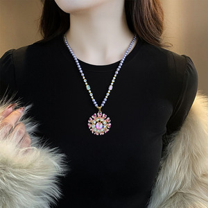 Guohaoshipin Floral Necklace Zinc Alloy Claw Setting Flower Pattern Sweater Chain - Product Image 2