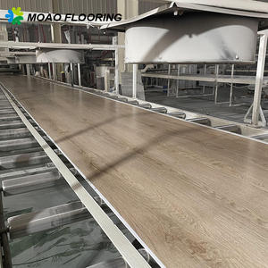 Revêtement de sol intérieur en <span class=keywords><strong>vinyle</strong></span> gris clair en vente Revêtement de sol en <span class=keywords><strong>vinyle</strong></span> de luxe imbriqué planches en <span class=keywords><strong>vinyle</strong></span> design pvc spc Carreaux de sol en <span class=keywords><strong>vinyle</strong></span> - Product Image 5