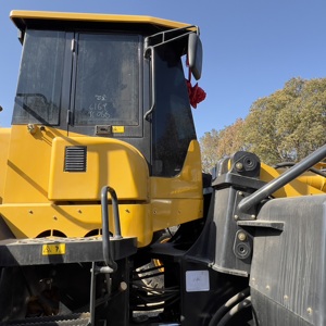 Cargadora de ruedas SDLG 956 usada de China con motor central y componentes de bomba Cargadora frontal LG956L a la venta - Product Image 5