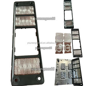 Moule d'injection plastique pour la fabrication de plaques d'immatriculation de voiture - Product Image 4